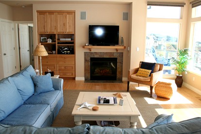Luxury Beach House Rental with Hot Tub in Dillon Beach, California - Dillon Beach, California - glamping.directory