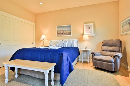 Luxury Beach House Rental with Hot Tub in Dillon Beach, California - Dillon Beach, California - glamping.directory