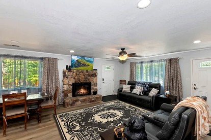 California Dreaming: Charming Cabin with Game Room in Prime Location - San Bernardino, California - glamping.directory