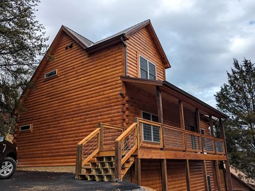 Wonderful Cabin with Indoor Swimming Pool and Private Cinema in Pigeon Forge, Tennesse - Pigeon Forge, Tennessee - glamping.directory