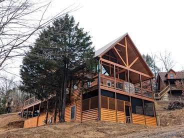 Wonderful Cabin with Indoor Swimming Pool and Private Cinema in Pigeon Forge, Tennesse - glamping.directory
