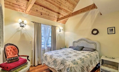 Delightful Cottage Next to Pond and Woods near Nashville, Tennessee - Franklin, Tennessee - glamping.directory