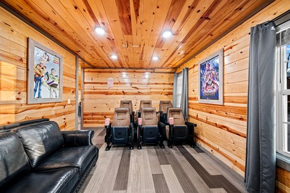 Glorious Wooden Cabin with Swimming Pool in Pigeon Forge, Tennessee - Pigeon Forge, Tennessee - glamping.directory