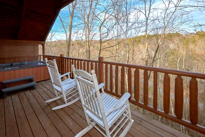Romantic Log Cabin Getaway Ideal for Smoky Mountain Glamping - Pigeon Forge, Tennessee - glamping.directory