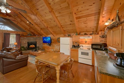 Romantic Log Cabin Getaway Ideal for Smoky Mountain Glamping - Pigeon Forge, Tennessee - glamping.directory