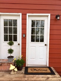 Peaceful Sweetwater Guesthouse for a Tennessee Family Vacation - Sweetwater, Tennessee - glamping.directory