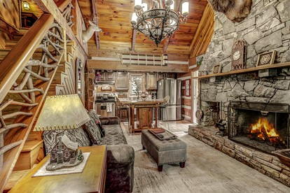 Incredible Cabin with Hot-tub, Fire Pit and Petting Zoo in Sugar Grove, North Carolina - Sugar Grove, North Carolina - glamping.directory