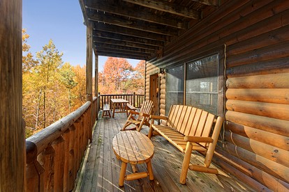 Impressive Cabin with a Private Indoor Pool and Hot Tub in Sevierville, Tennessee - Sevierville, Tennessee - glamping.directory