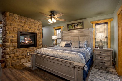 Impressive Cabin Retreat with Pools, Sauna, Game Room and Hot-Tub in Gatlinburg, Tennessee - Gatlinburg, Tennessee - glamping.directory