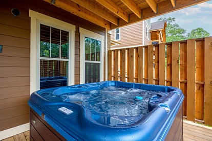 Impressive Cabin Retreat with Pools, Sauna, Game Room and Hot-Tub in Gatlinburg, Tennessee - Gatlinburg, Tennessee - glamping.directory