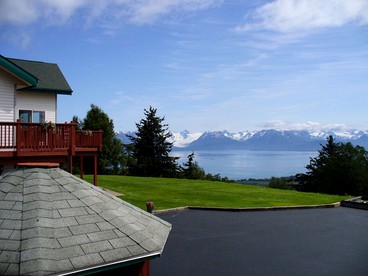 Family-Friendly Vacation Rental with Jaw-Dropping Views in Homer, Alaska - Homer, Alaska - glamping.directory