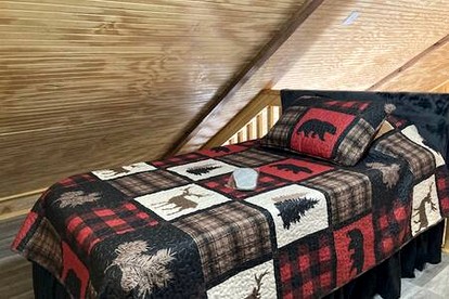 Quaint Cabin with Lofted Interior, Spa and BBQ in Indiana - Birdseye, Indiana - glamping.directory