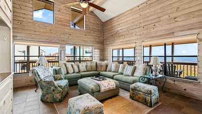 Cozy Beach House with Serene Sea Views for a Perfect Coastal Vacation in Galveston, Texas - Galveston, Texas - glamping.directory