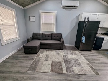 Fully-Equipped Tiny House for Four in Oak Hill, Ideal for Nature Getaways in West Virginia - Oak Hill, West Virginia - glamping.directory