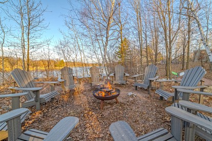 Enjoyable Secluded Cottage with Hot-tub in New Richmond, Wisconsin - New Richmond, Wisconsin - glamping.directory
