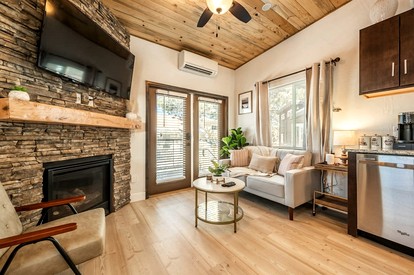 Beautiful Tiny Home Nestled in Woodland Park and near Manitou Springs, Perfect for a Weekend Getaway - Woodland Park, Colorado - glamping.directory