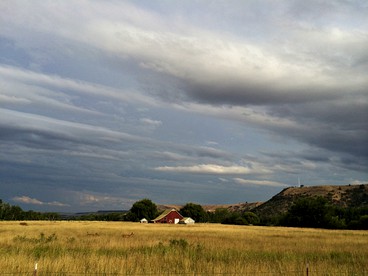 Unique Barn Cabin Rental for 15 People near Hood River, Oregon - Tygh Valley, Oregon - glamping.directory