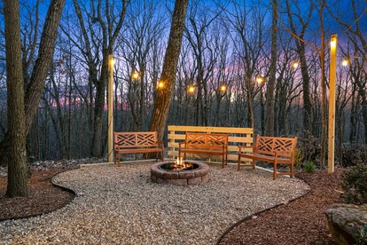 Tranquil Secluded Cabin with Private Deck, Hot-Tub, Pool Table and Views in Ohio - Amanda, Ohio - glamping.directory