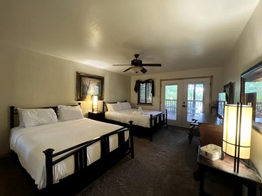 Idyllic Lakefront Log Cabin with Hot Tub and Boat Dock on Lake Ouachita Marina in Mount Ida, Arkansas - Mount Ida, Arkansas - glamping.directory