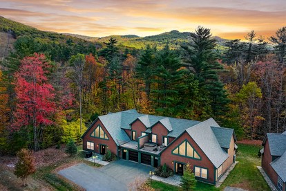 Luxurious Cabin near Cranmore Mountain for an Incredible Family Getaway in Conway, New Hampshire - glamping.directory