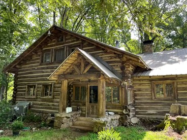 Newly Restored Cabin in Dahlonega, Georgia, Surrounded by Wineries and Cozy Nature - Dahlonega, Georgia - glamping.directory