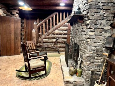 Newly Restored Cabin in Dahlonega, Georgia, Surrounded by Wineries and Cozy Nature - Dahlonega, Georgia - glamping.directory