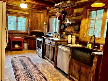 Newly Restored Cabin in Dahlonega, Georgia, Surrounded by Wineries and Cozy Nature - Dahlonega, Georgia - glamping.directory