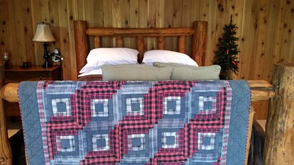 Gorgeous Cabin Rental on 10 Acres in Coeur D'Alene Mountains, Idaho - Pinehurst, Idaho - glamping.directory