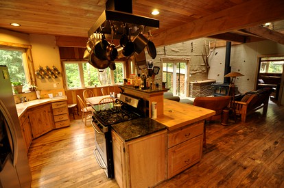 Remarkable Environmentally-Friendly Cabin in Secluded Woodlands near Pacific Ocean, Oregon - Coos Bay, Oregon - glamping.directory
