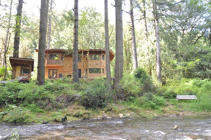 Remarkable Environmentally-Friendly Cabin in Secluded Woodlands near Pacific Ocean, Oregon - Coos Bay, Oregon - glamping.directory