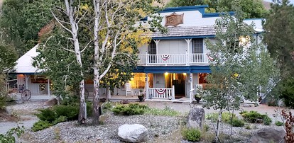 Warm and Cozy Rooms at a Secluded Bed and Breakfast in Northern Washington - glamping.directory
