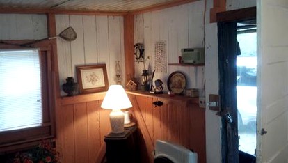 Rustic Cabin Rental on the Great Satilla River near Okefenokee Swamp Park, Georgia - Brunswick, Georgia - glamping.directory
