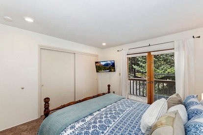 Fantastic Wooden Cabin with Barbecue in Big Bear Lake, California - Big Bear Lake, California - glamping.directory
