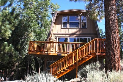 Fantastic Wooden Cabin with Barbecue in Big Bear Lake, California - Big Bear Lake, California - glamping.directory
