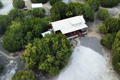 Romantic Granbury Cabin Ideal for a Texas Getaway - Granbury, Texas - glamping.directory
