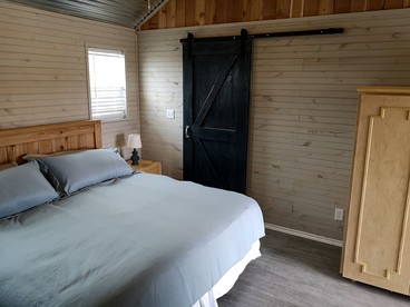 Romantic Granbury Cabin Ideal for a Texas Getaway - Granbury, Texas - glamping.directory
