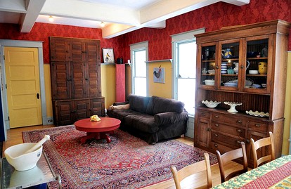 Charmingly Historic Cottage Rental Perfect for Large Groups in Aurora, New York - Aurora, New York - glamping.directory
