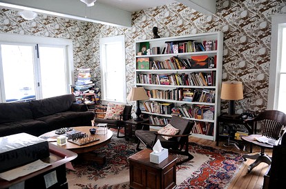 Charmingly Historic Cottage Rental Perfect for Large Groups in Aurora, New York - Aurora, New York - glamping.directory