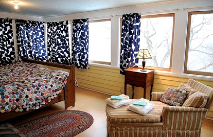 Charmingly Historic Cottage Rental Perfect for Large Groups in Aurora, New York - Aurora, New York - glamping.directory