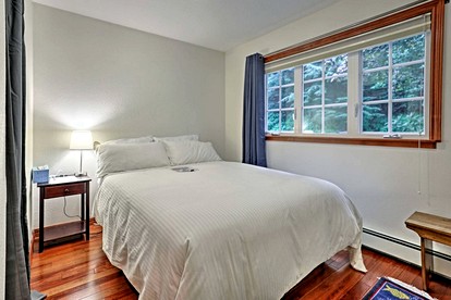 Scenic Dual-Retreat Vacation Home with Hot Tub & Mountain Views Near Trails in Juneau, Alaska - Juneau, Alaska - glamping.directory