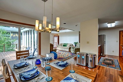 Scenic Dual-Retreat Vacation Home with Hot Tub & Mountain Views Near Trails in Juneau, Alaska - Juneau, Alaska - glamping.directory
