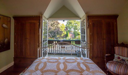 Gorgeous Historical Accommodation with Delicious Breakfast near Aurora, New York - Genoa, New York - glamping.directory