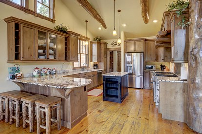 Sublime Breckenridge Lodge with Sweeping Views - Breckenridge, Colorado - glamping.directory