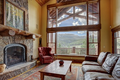 Sublime Breckenridge Lodge with Sweeping Views - Breckenridge, Colorado - glamping.directory