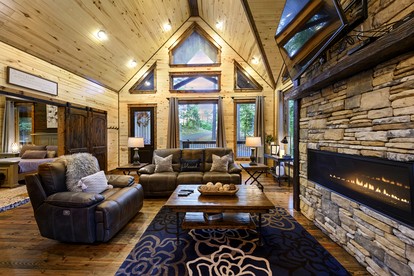 Luxury Couples Cabin with Private Hot Tub & Fireplace in Hochatown - Broken Bow, Oklahoma - glamping.directory