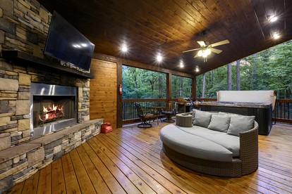 Luxury Couples Cabin with Private Hot Tub & Fireplace in Hochatown - Broken Bow, Oklahoma - glamping.directory