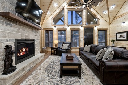 Luxury Couples Cabin with Private Hot Tub & Fireplace in Hochatown - Broken Bow, Oklahoma - glamping.directory