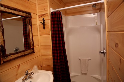 Rustic Vacation Rental for Couples near Hoffman Notch, New York - Schroon Lake, New York - glamping.directory