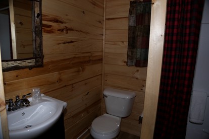 Rustic Vacation Rental for Couples near Hoffman Notch, New York - Schroon Lake, New York - glamping.directory