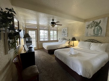 Incredible Cottage with Swimming Pool and Hot-tub on Lake Ouachita, Arkansas - Mount Ida, Arkansas - glamping.directory